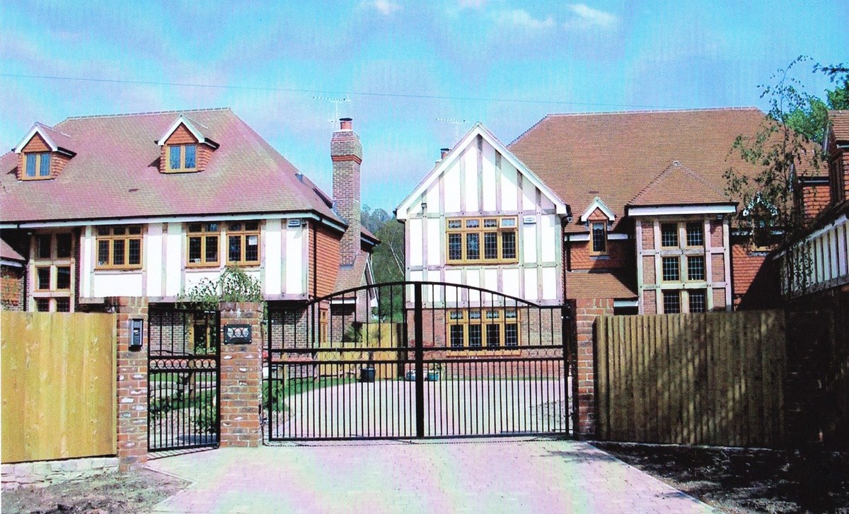 Holmewood Ridge, Langton Green — D Geal Contractors